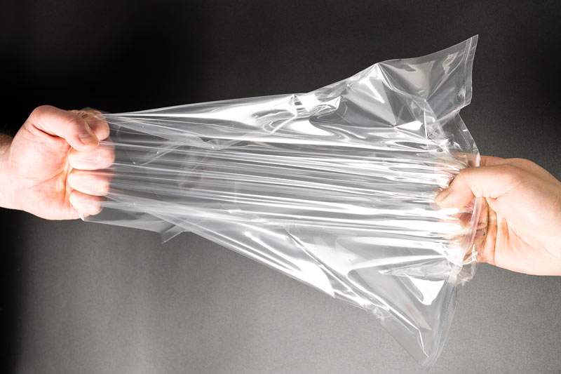 Пакет очень сложно порвать или проколоть